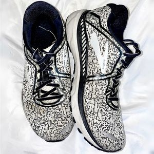 Brooks Adrenaline Black & White
